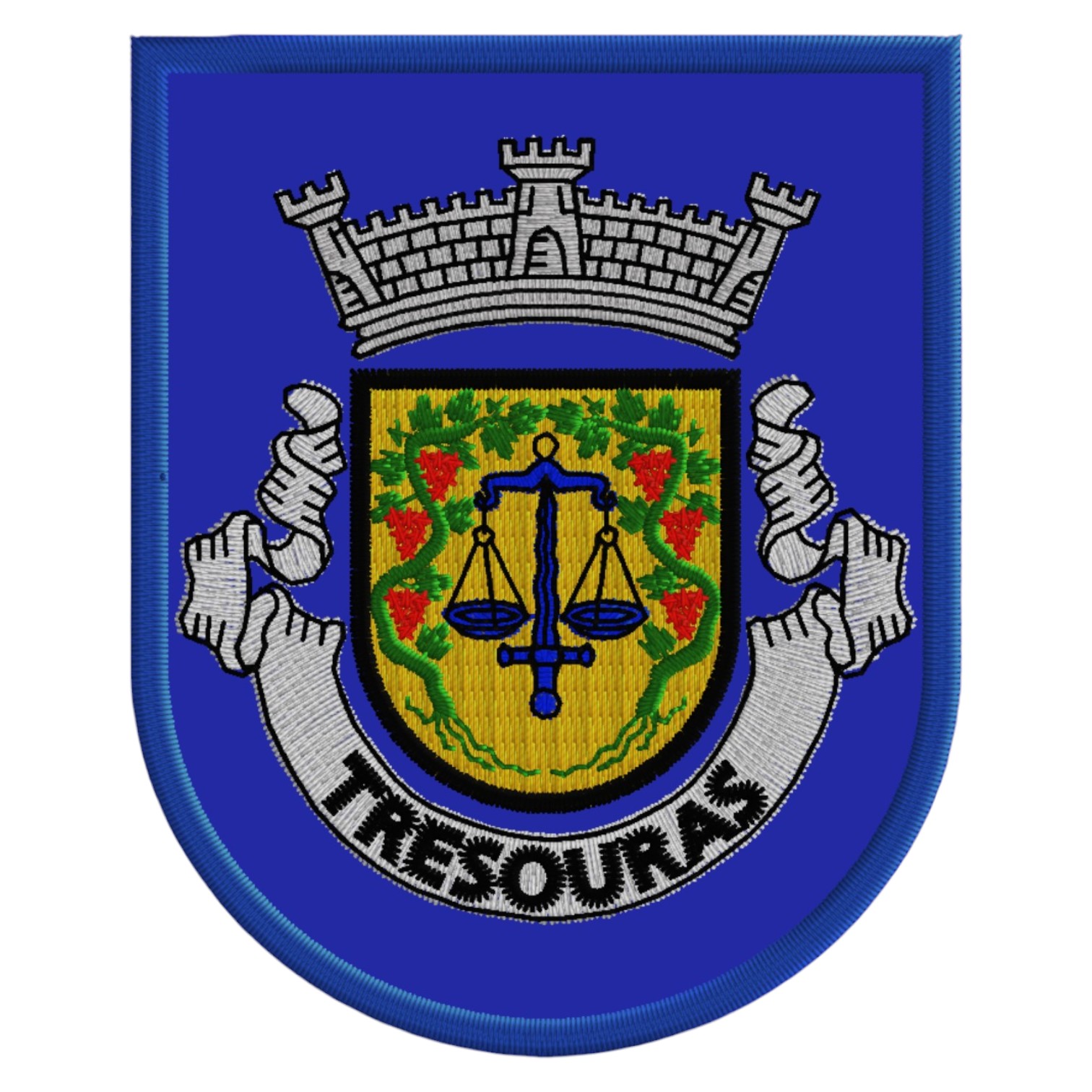 Emenda bordada azul com brasão amarelo, balança azul, ramos verdes, frutos vermelhos, coroa cinzenta e texto TRESOURAS