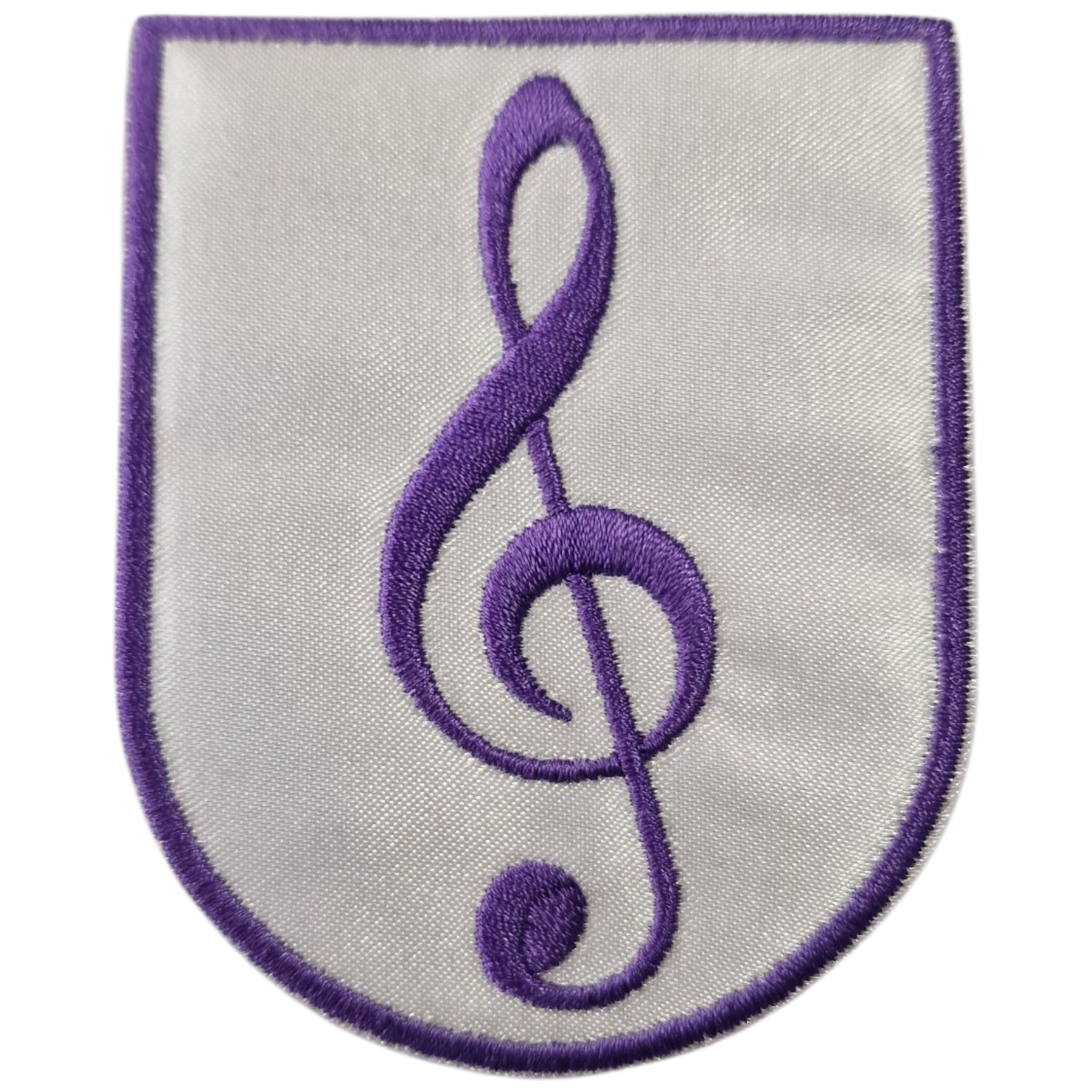 Emblema bordado branco com clave de sol roxa