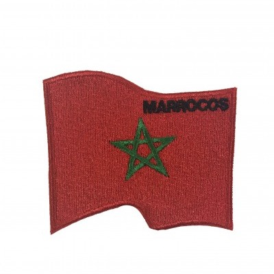 Emblema tecido vermelho com estrela verde e texto MARROCOS