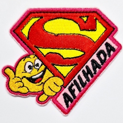 Patch bordado colorido com logo do Superman, personagem amarelo e texto 'AFILHADA'
