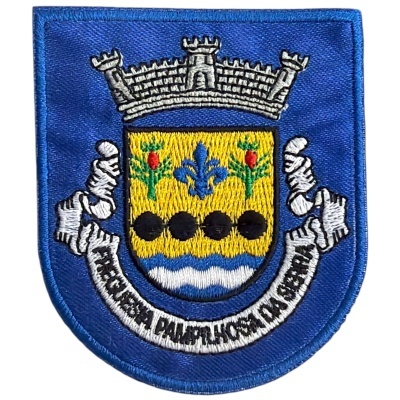 Emblema bordado azul com escudo colorido e texto MUNICIPIO A PALFURIAO DA SERRA