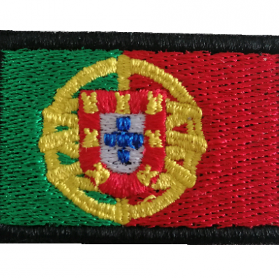 Patch bordado da bandeira de Portugal com contorno preto