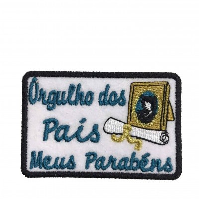 Emblema bordado com texto e imagens coloridas