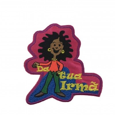 Emblema bordado com personagem afro e texto 'Dá Gira Irmã'