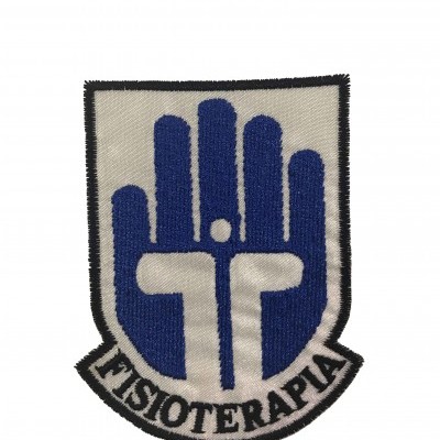 Emblema bordado com mão azul e texto FISIOTERAPIA