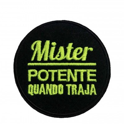 Emenda redonda preta com texto bordado verde néon