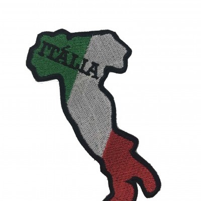 Emblema bordado do mapa de Itália com as cores da bandeira e texto ITÁLIA