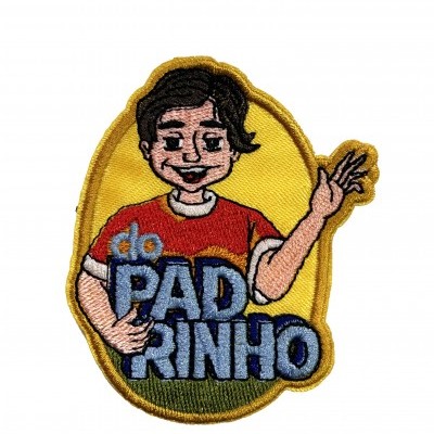 Emblema bordado colorido com personagem e texto O PADRINHO