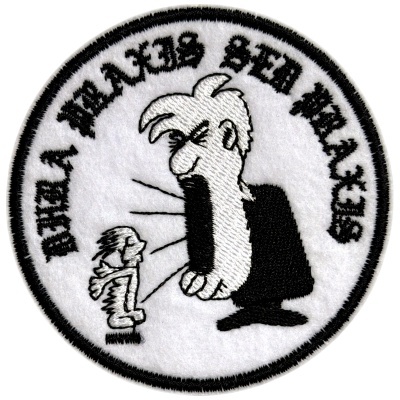 Emblema bordado redondo branco e preto com figuras e texto PAULA FRANKS BAR SPEAKEASY