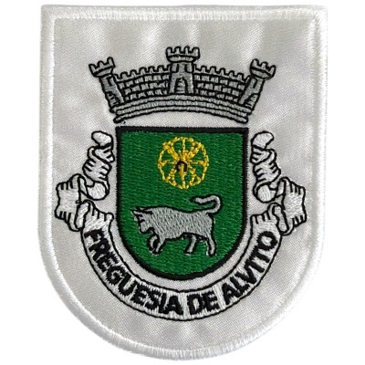 Emblema bordado com brasão verde, touro cinza e coroa cinza com texto PREIGUESIA DE ALVITO