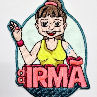 Patch bordado com mulher e texto IRMÃ