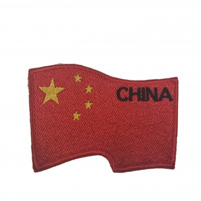 Emblema tecido vermelho com estrelas amarelas e texto CHINA