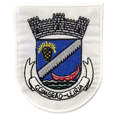 Emblema bordado com brasão azul e texto COIMBRA-LEIRIA