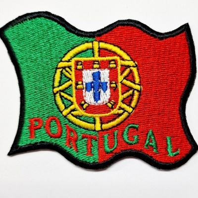Emblema bordado da bandeira de Portugal com texto 'PORTUGAL'