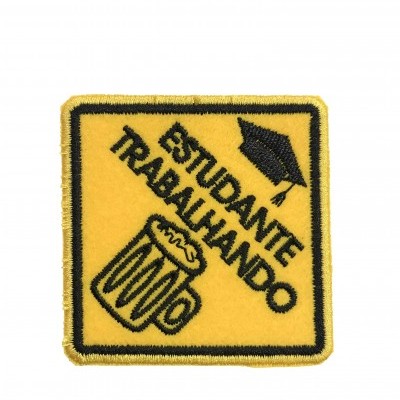 Emblema tecido amarelo com texto e imagens em preto