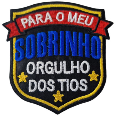 Patch bordado em forma de escudo com texto em vermelho, azul e branco e estrelas amarelas