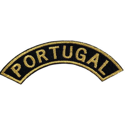 Emblema bordado preto e dourado com 'PORTUGAL' em arco