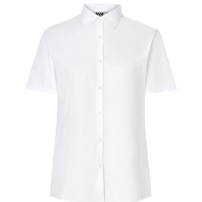Camisa branca de manga curta com botões frontais