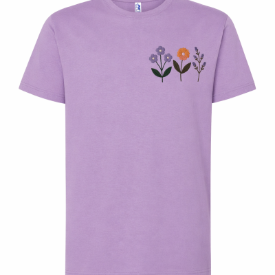 T-shirt lilás com estampado de flores coloridas no peito