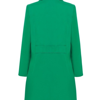 blazer verde de mulher vista de costas