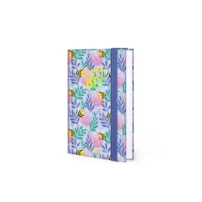 Caderno com capa lilás com design de abelhas e flores e texto Let It BEE