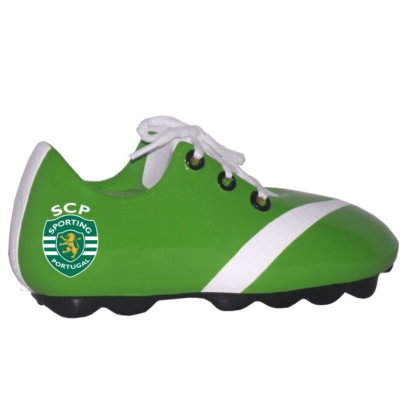 Ténis de futebol verde com listra branca e logótipo do SCP