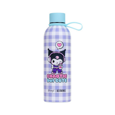 Garrafa de água lilás com padrão xadrez e personagem Kuromi