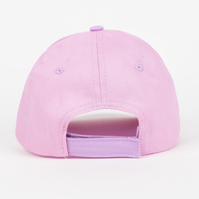 Boné cor-de-rosa claro com fecho lilás ajustável visto pela parte de trás
