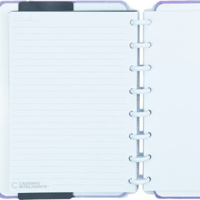 Caderno inteligente aberto com páginas pautadas e capa roxa