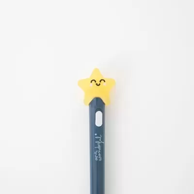 Caneta azul com cabeça em forma de estrela amarela sorridente