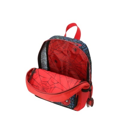 Mochila infantil azul e vermelha com padrão Homem-Aranha e interior com padrão de teia.