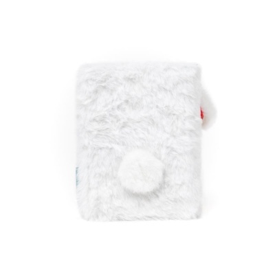 Caderno com capa de pelúcia branca e pompom