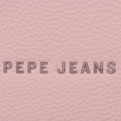 Textura de pele rosa com letras metálicas prateadas PEPE JEANS