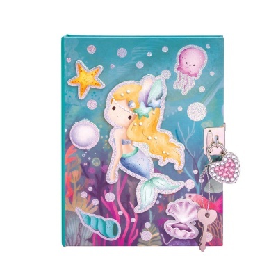 Caderno com capa ilustrada com sereia e cadeado em forma de coração