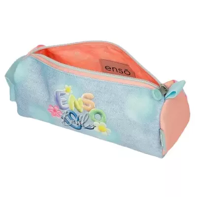 Estojo escolar azul claro com fecho e detalhes cor de salmão e texto ENSO Life