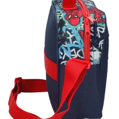 Bolsa azul escura com parte superior estampada com padrão do Spider-Man colorido e alça vermelha