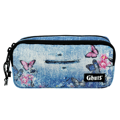 Estojo denim azul claro com padrão de borboletas e flores e etiqueta Ghuts