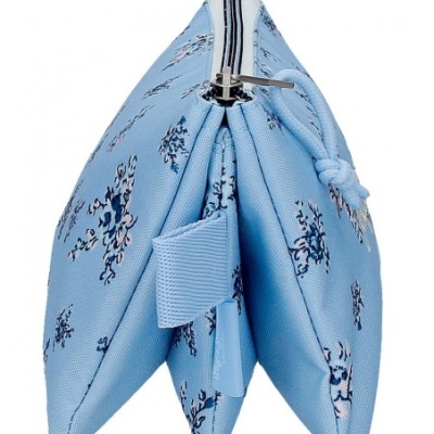 Estojo azul claro com padrão floral e fecho de correr