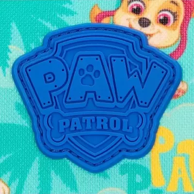 Logótipo azul PAW PATROL em tecido colorido com personagem animada