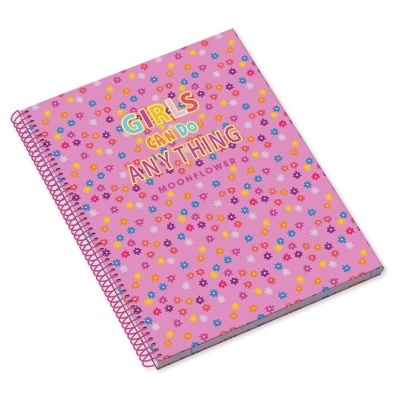 Caderno espiral com capa rosa e flores coloridas, texto motivacional impresso