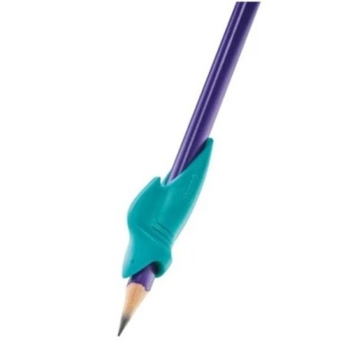 Lápis roxo com apontador de lápis verde-azulado na ponta