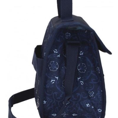 Mala azul escuro com padrão floral e alça ajustável.