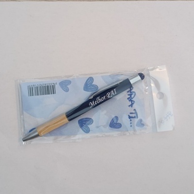 Caneta esferográfica azul e madeira com texto Melhor PAI em embalagem plástica