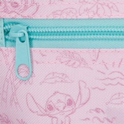 Fecho éclair azul claro numa bolsa rosa com padrão de desenhos