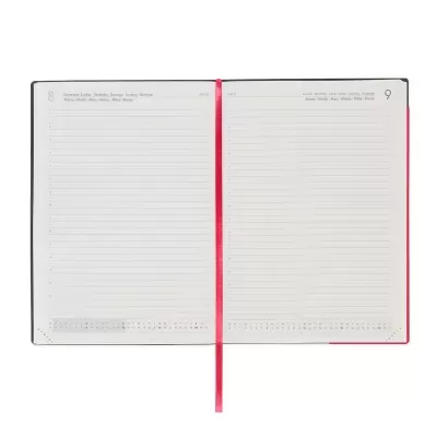 Agenda aberta com páginas brancas e marcador rosa