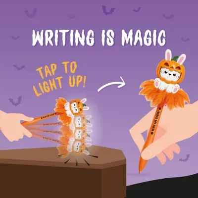 Caneta de Halloween com gato e abóbora com penugem laranja