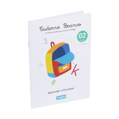 Caderno escolar branco com ilustração colorida e texto educativo na capa