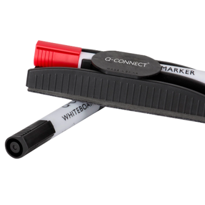 Apagador negro com duas marcadores para quadro branco, uma preta e uma vermelha