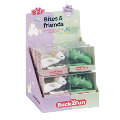 Expositor com grampeadores de unicórnio e crocodilo em embalagens transparentes