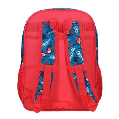 Mochila vermelha e azul vista de trás com alças acolchoadas e padrão gráfico